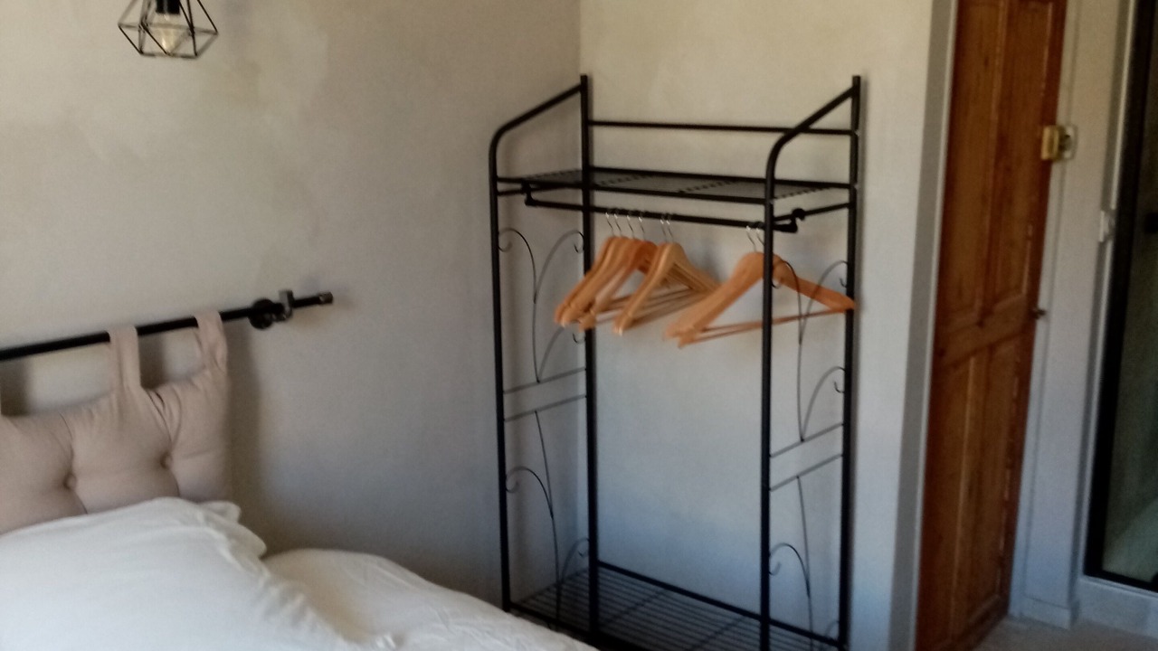 Photo of Bedroom in Montaren-et-Saint-Mediers