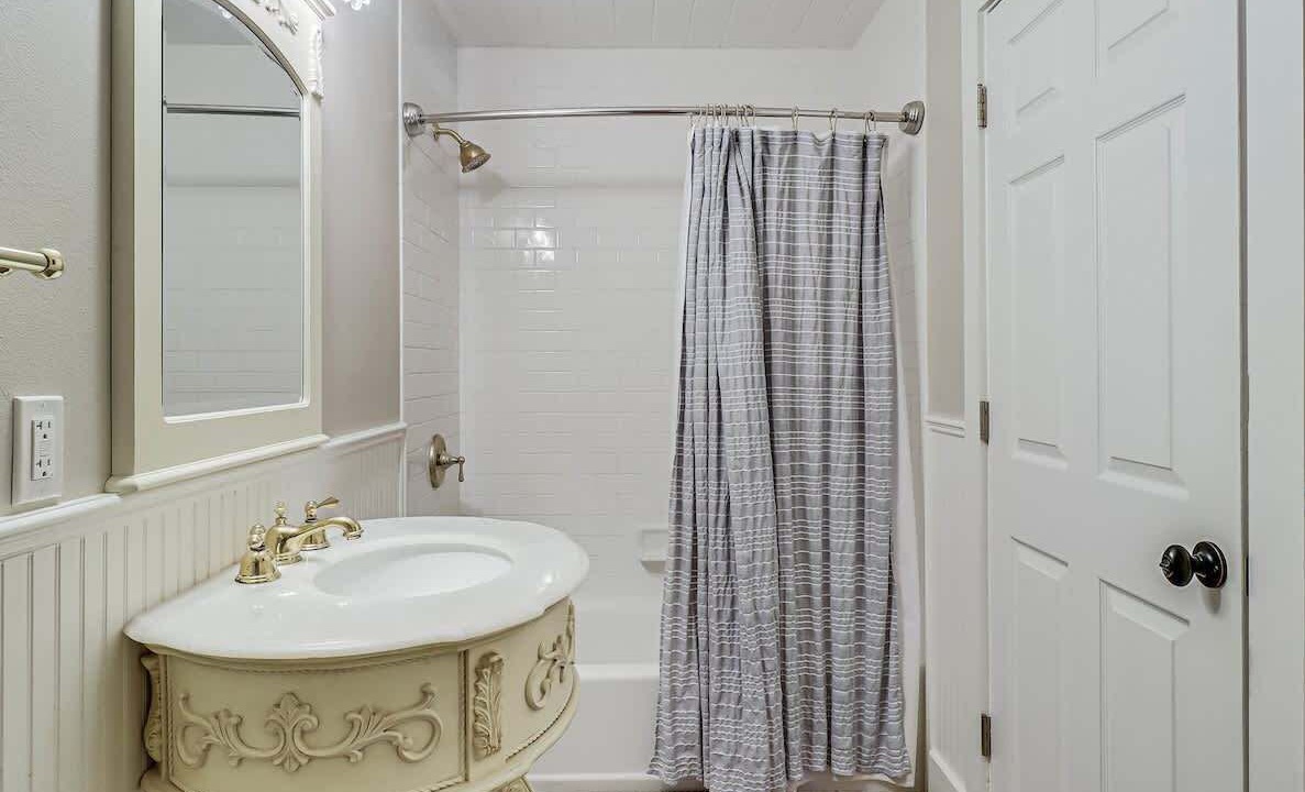 Photo of Bathroom in Rockport