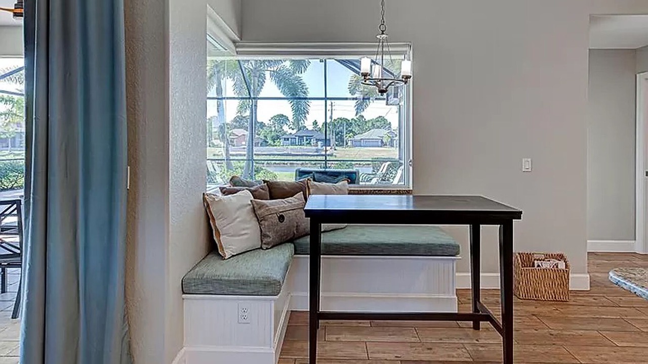 Photo of Livingroom in Long Meadow