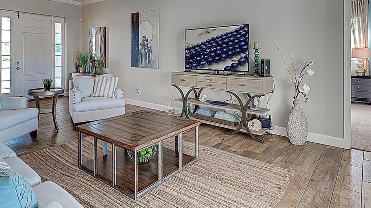 Photo of Livingroom in Long Meadow