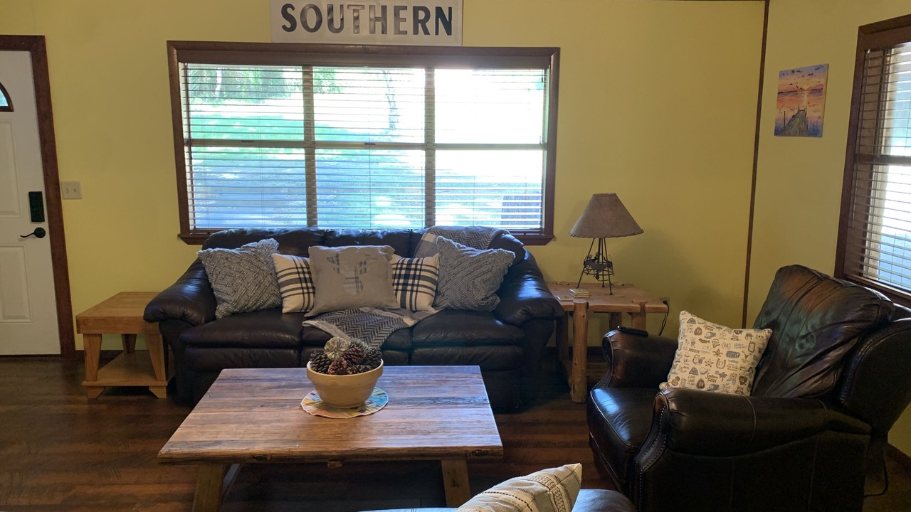 Photo of Livingroom in Broken Bow