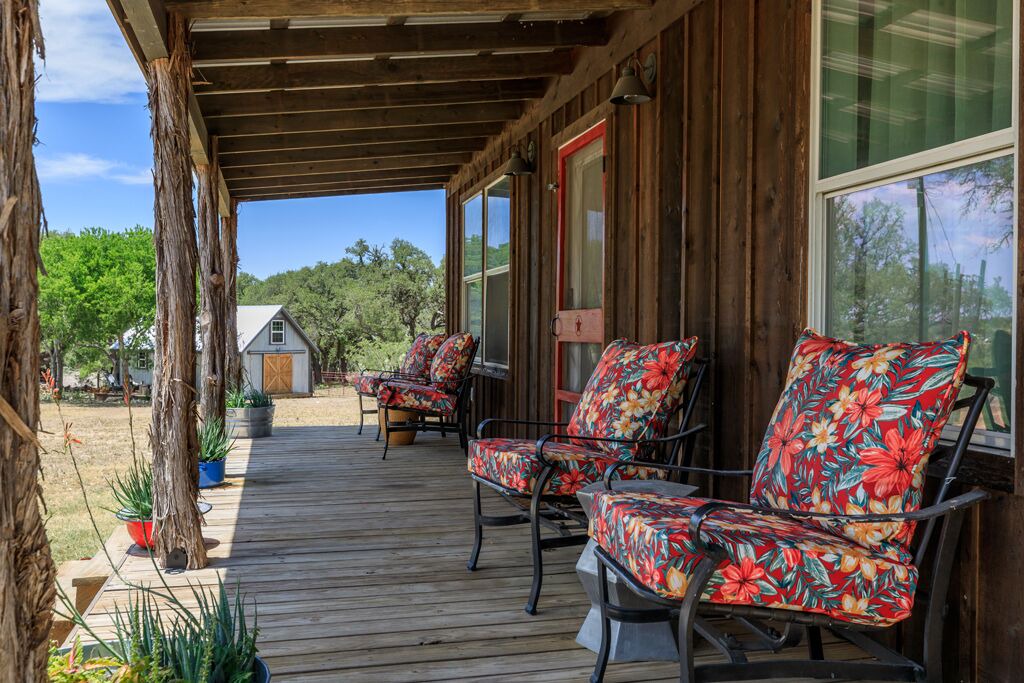 Photo of Patio Balcony in Stonewall