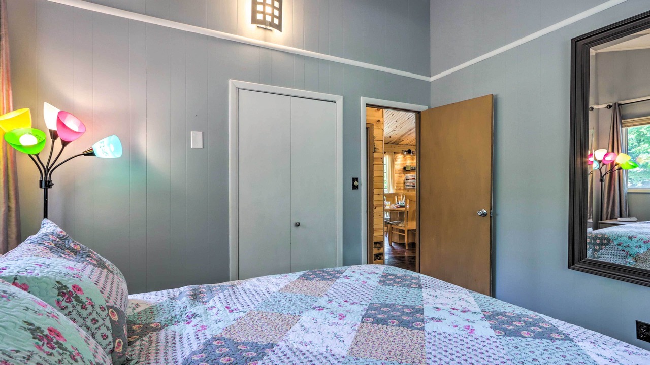 Photo of Bedroom in Sunrise Beach