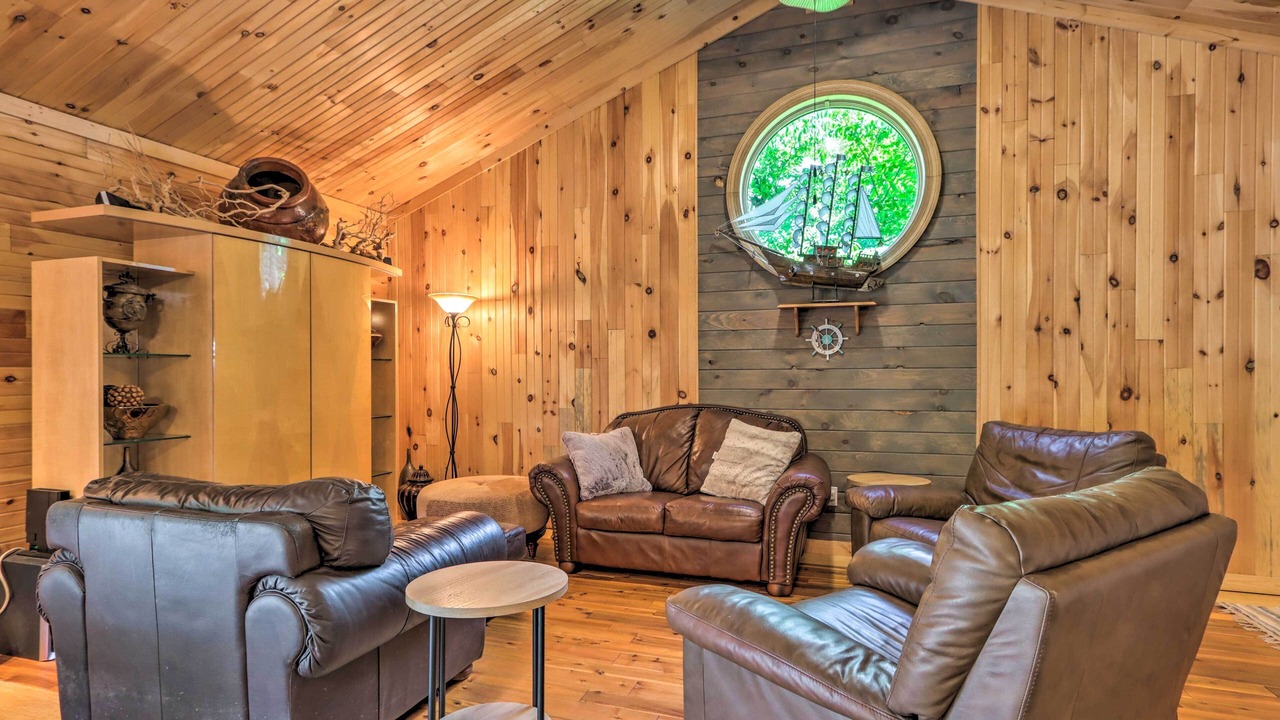 Photo of Bedroom in Sunrise Beach