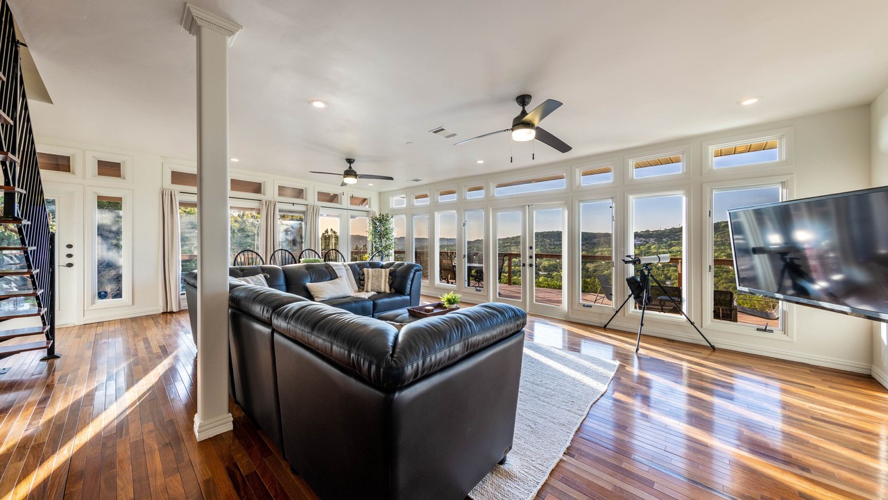Photo of Livingroom in Leander