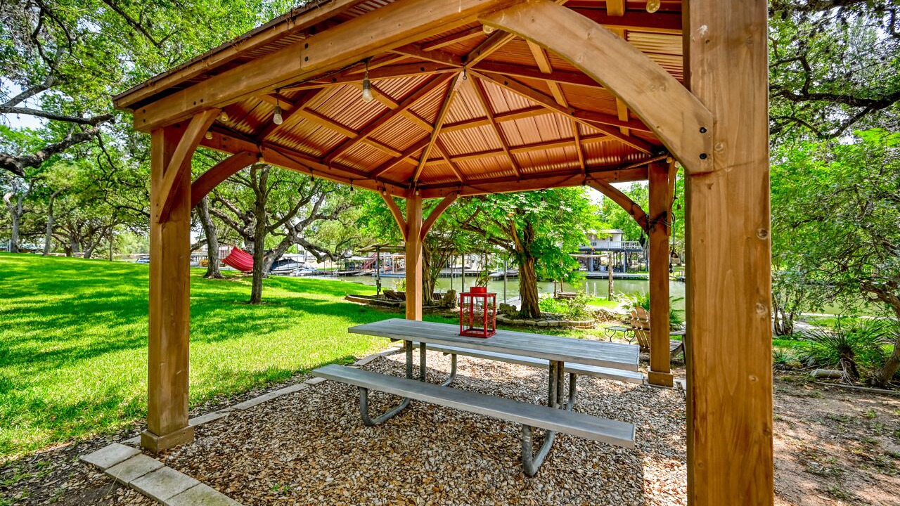 Photo of Outdoor in Kingsland