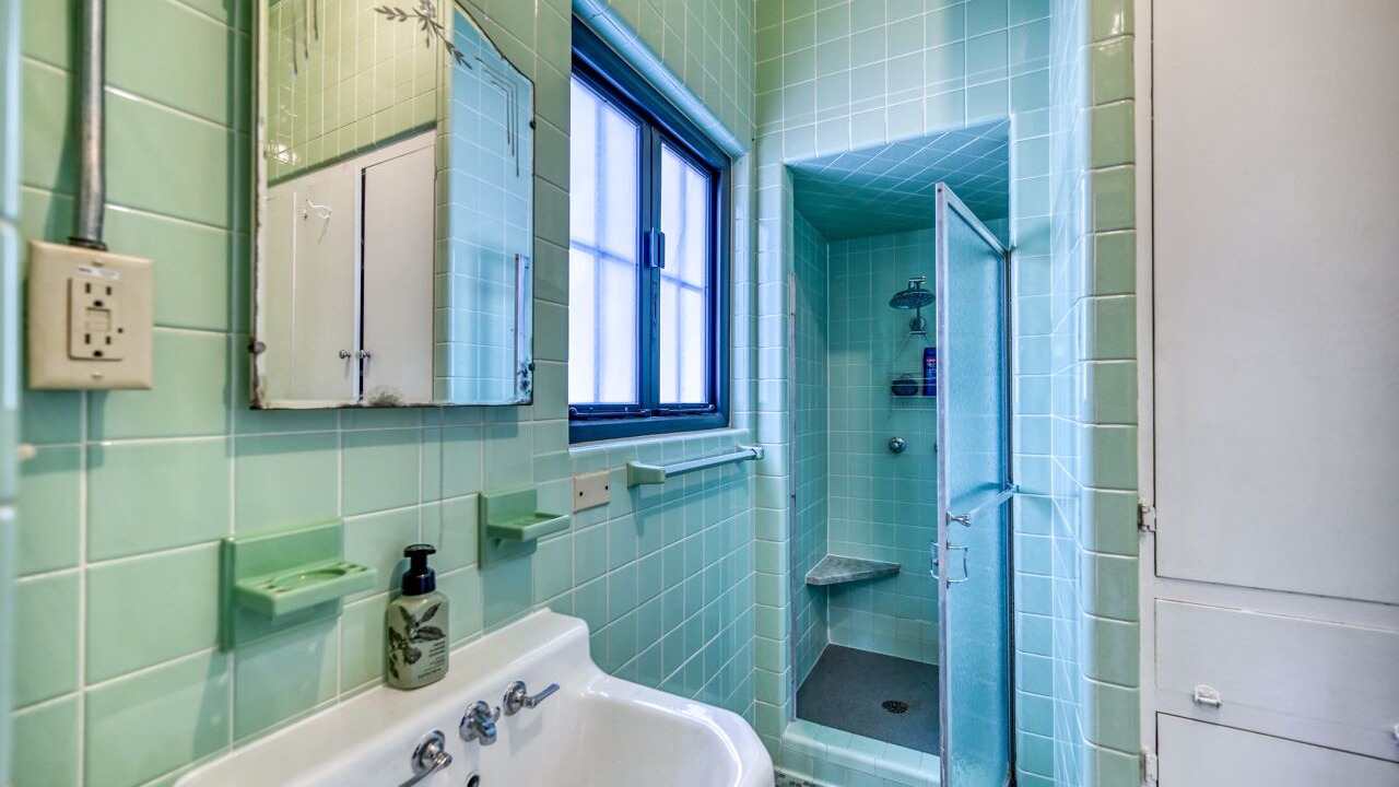 Photo of Bathroom in Kingsland