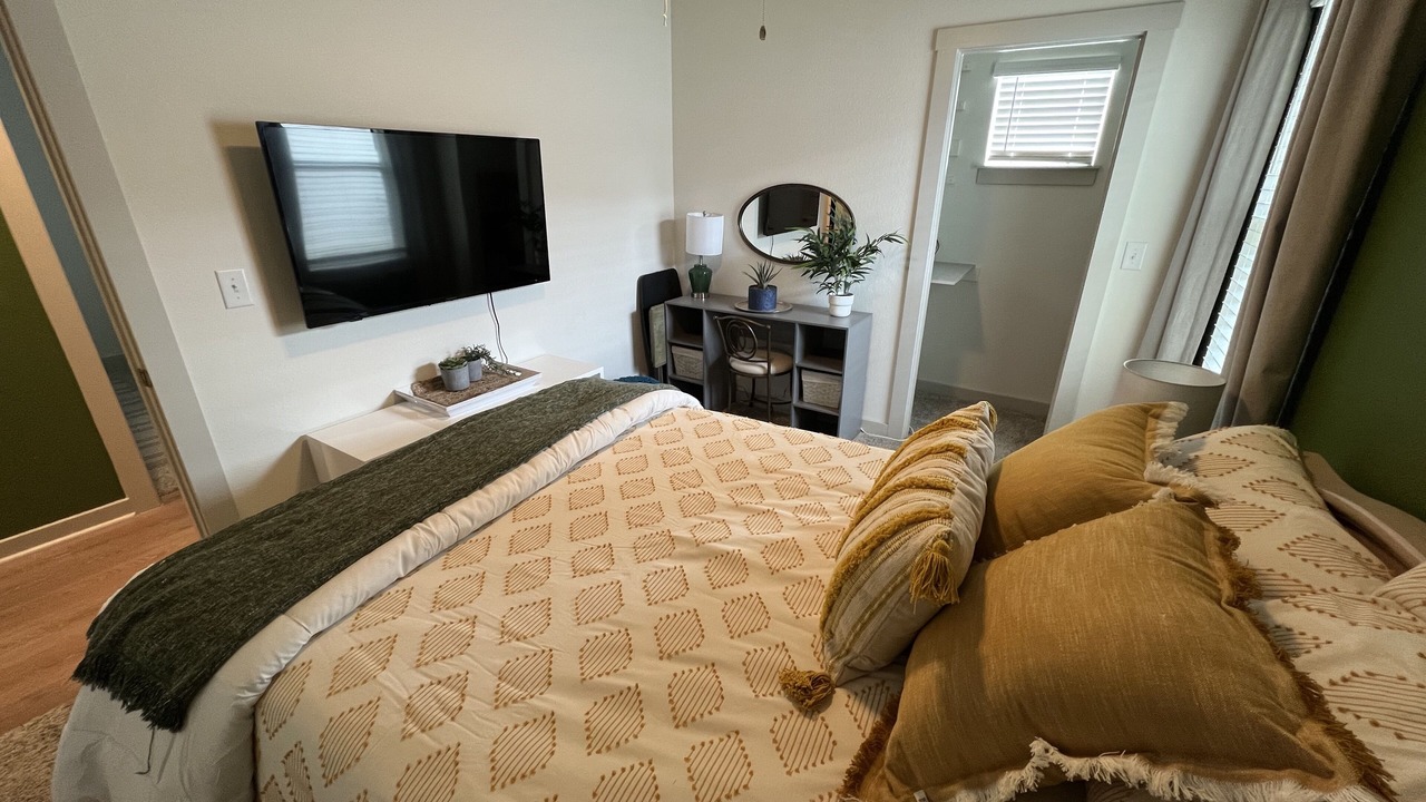 Photo of Bedroom in McNeil