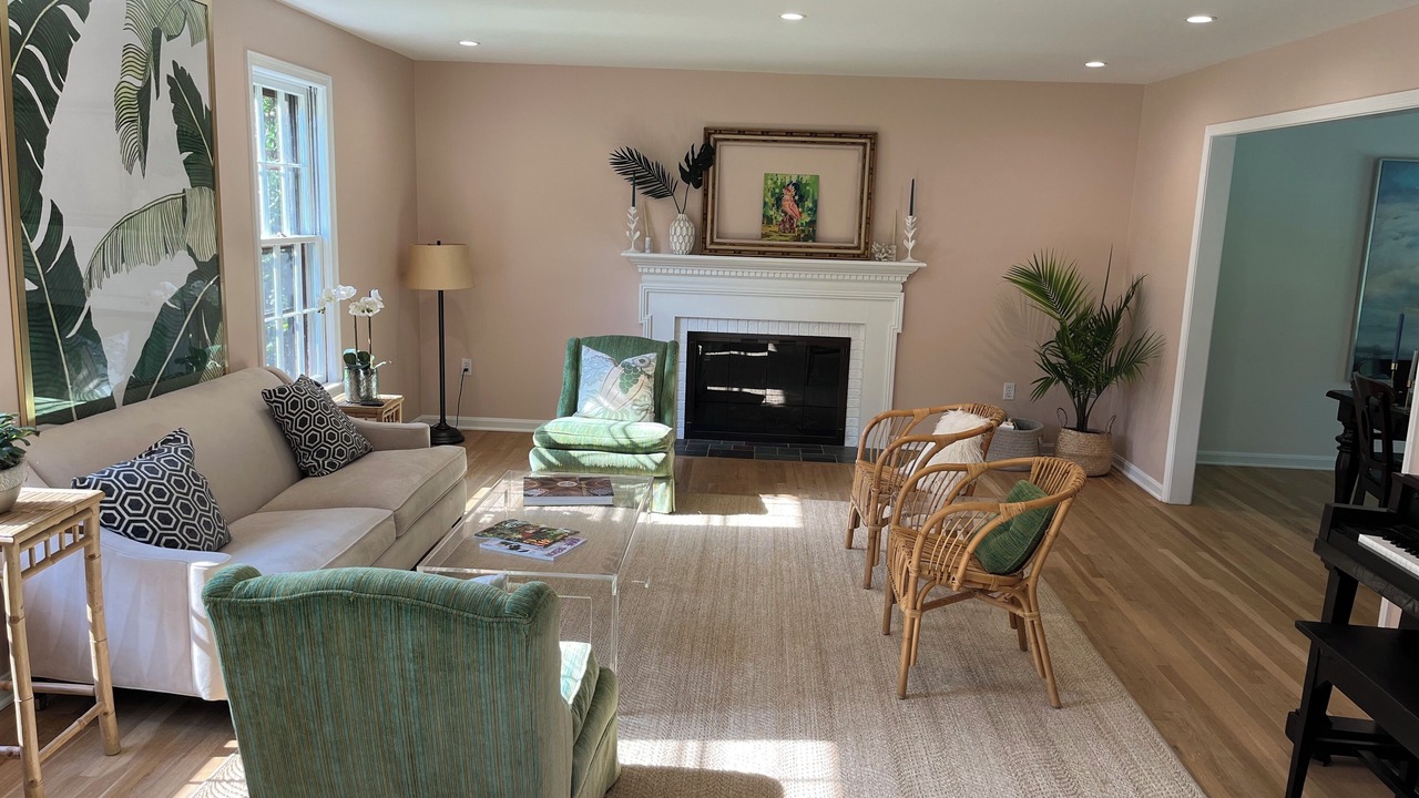 Photo of Livingroom in West Falls Church