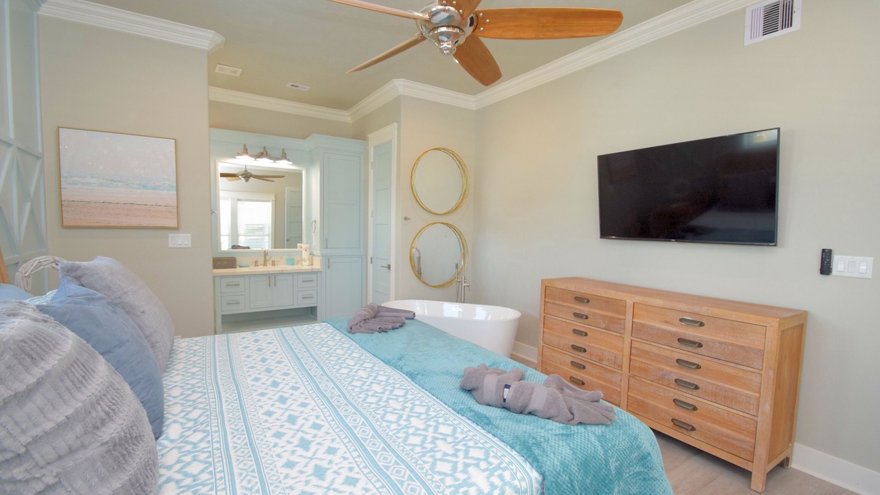 Photo of Bedroom in Crystal Beach
