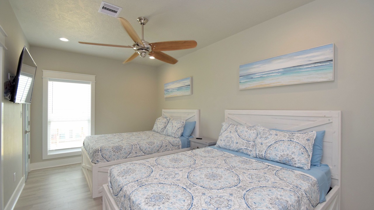 Photo of Bedroom in Crystal Beach