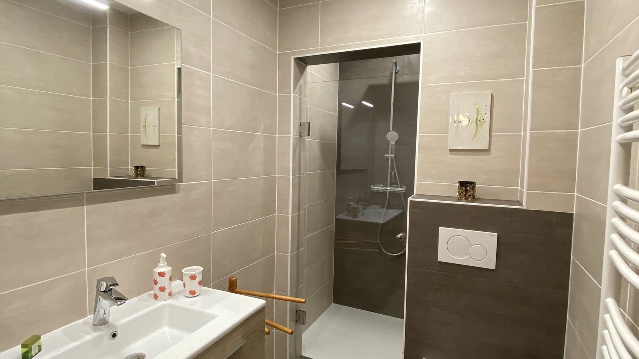Photo of Bathroom in Saint-Hippolyte