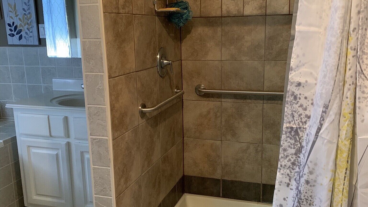 Photo of Bathroom in Schulenburg