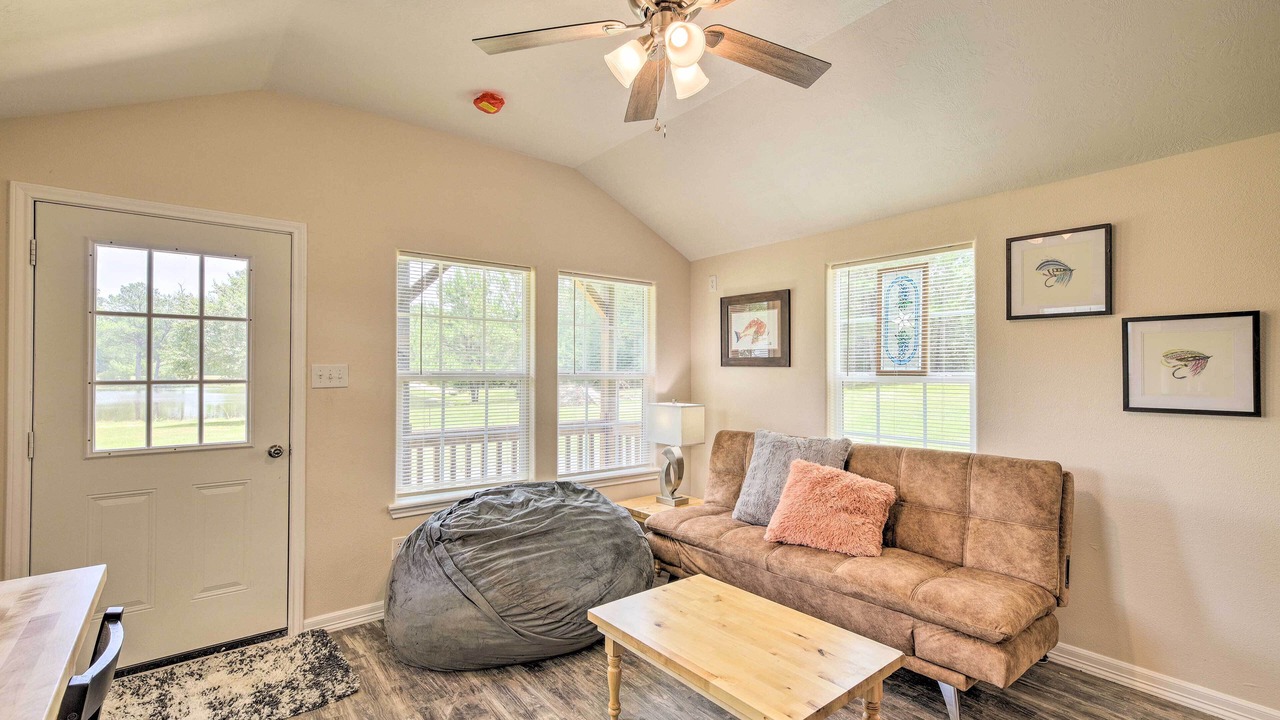 Photo of Livingroom in Woodville