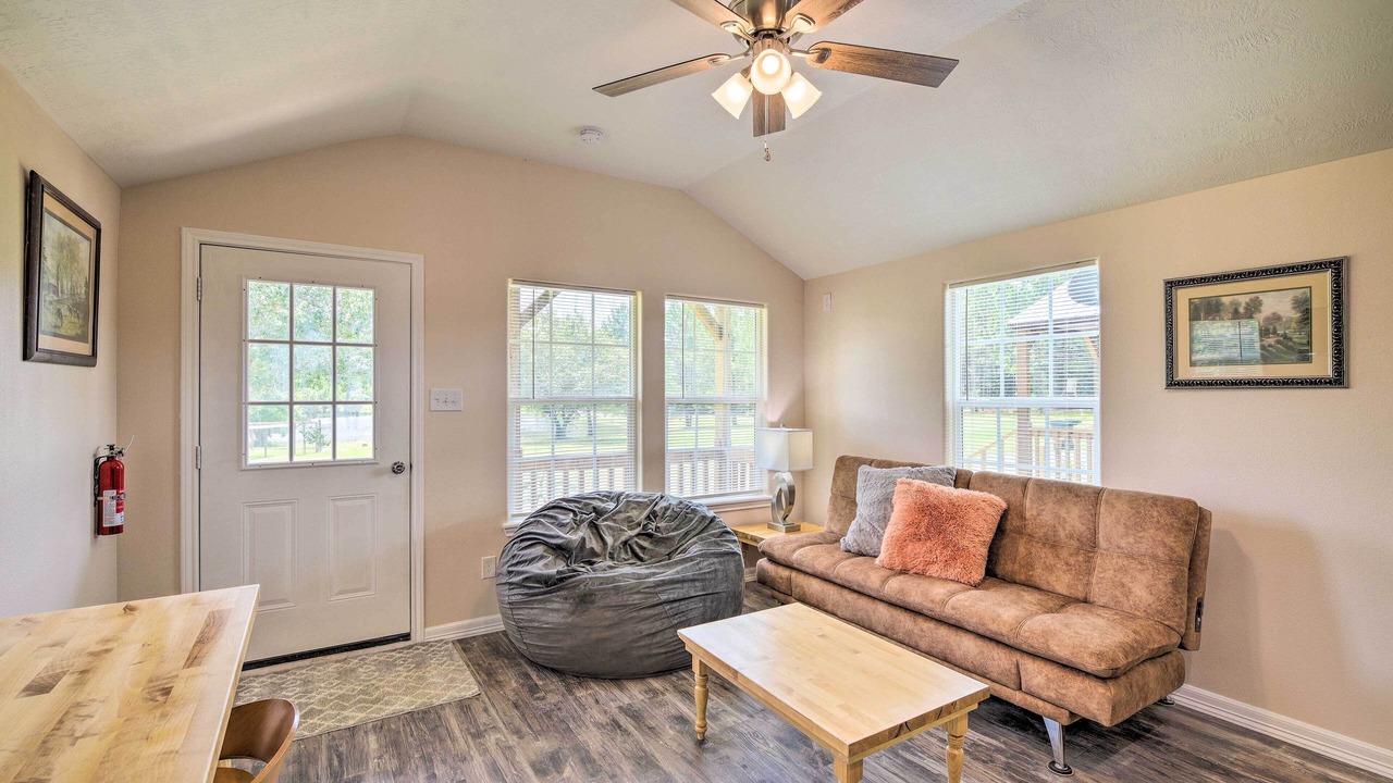 Photo of Livingroom in Woodville