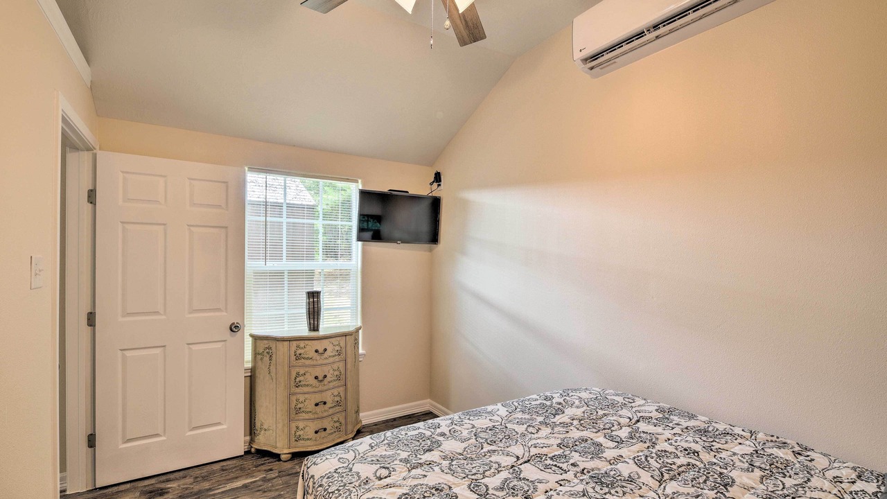Photo of Bedroom in Woodville