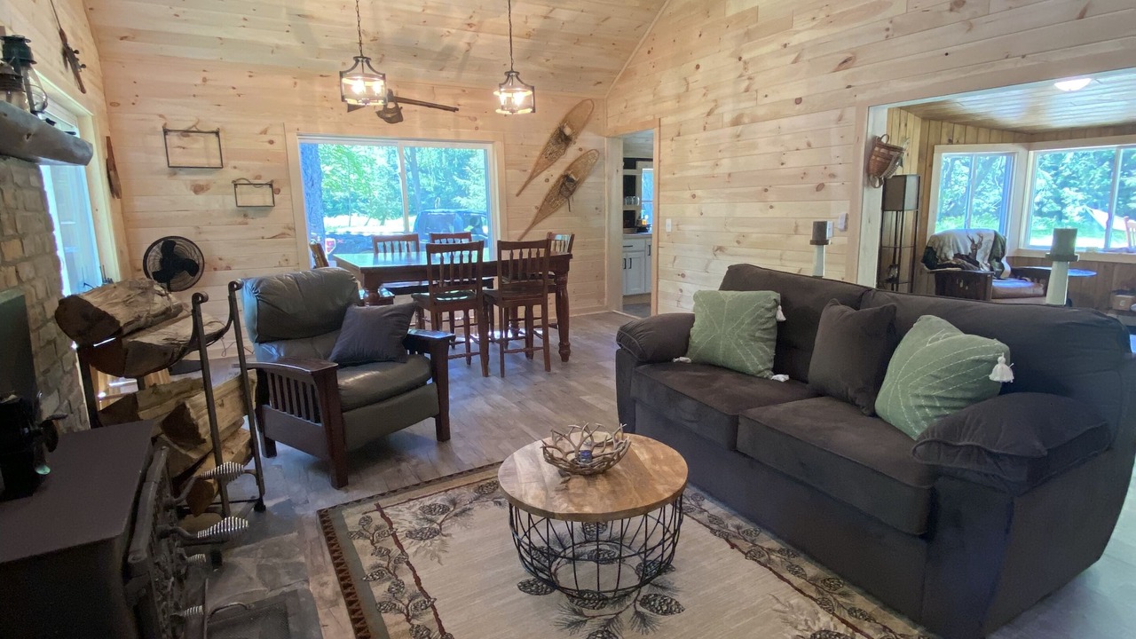 Photo of Livingroom in Salisbury Center