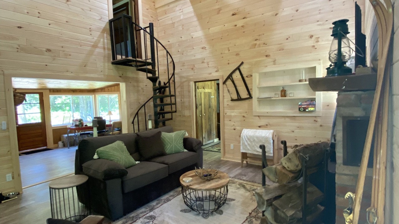 Photo of Livingroom in Salisbury Center