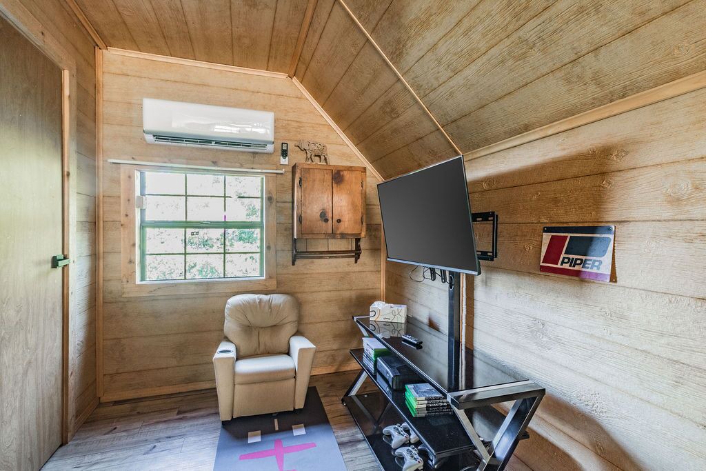 Photo of Livingroom in Lost Bridge Village