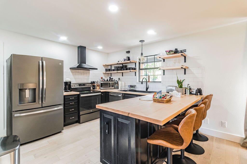 Photo of Kitchen in Lost Bridge Village