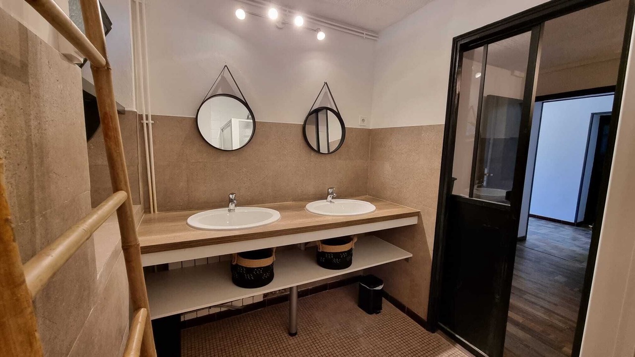 Photo of Bathroom in Condom