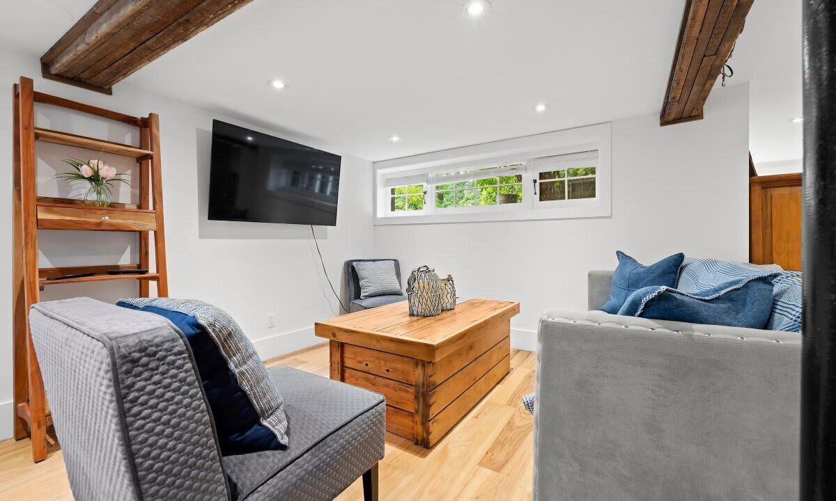 Photo of Livingroom in Burlington