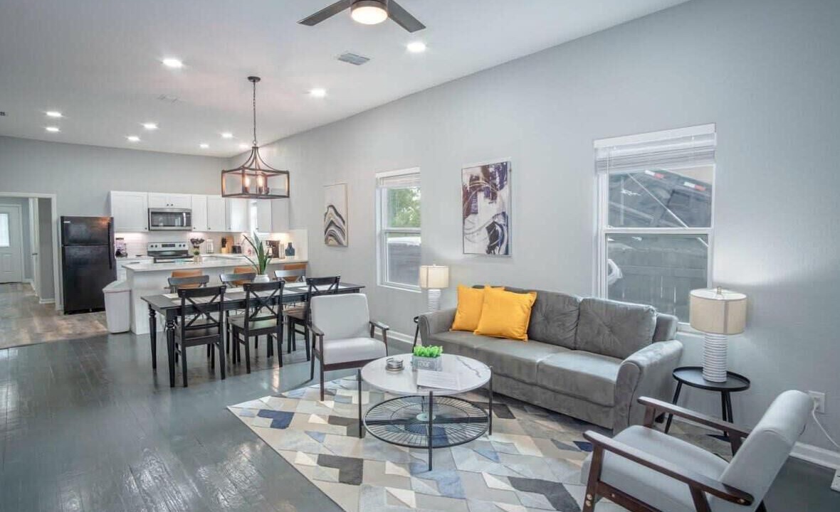 Photo of Livingroom in Near East Side