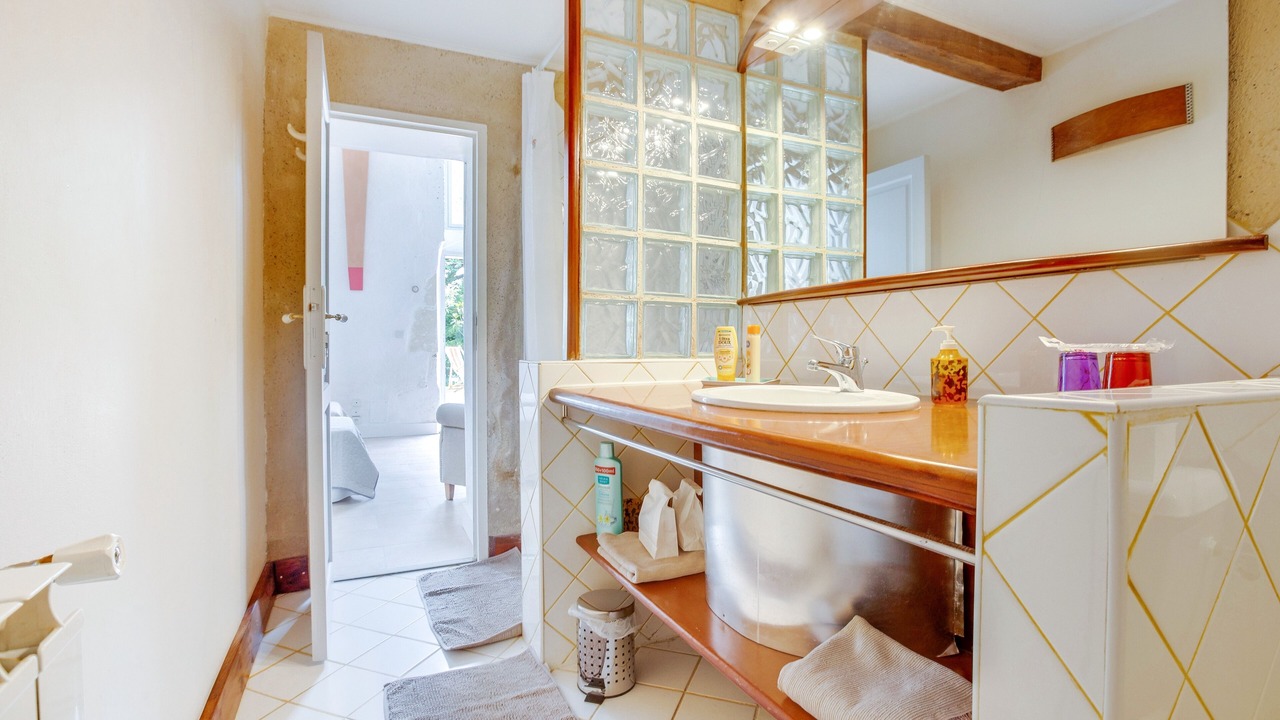 Photo of Bathroom in Fieux