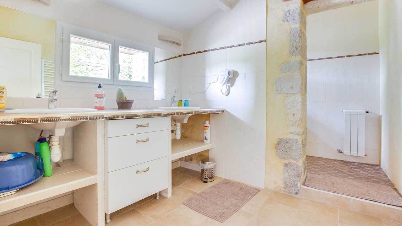 Photo of Bathroom in Fieux