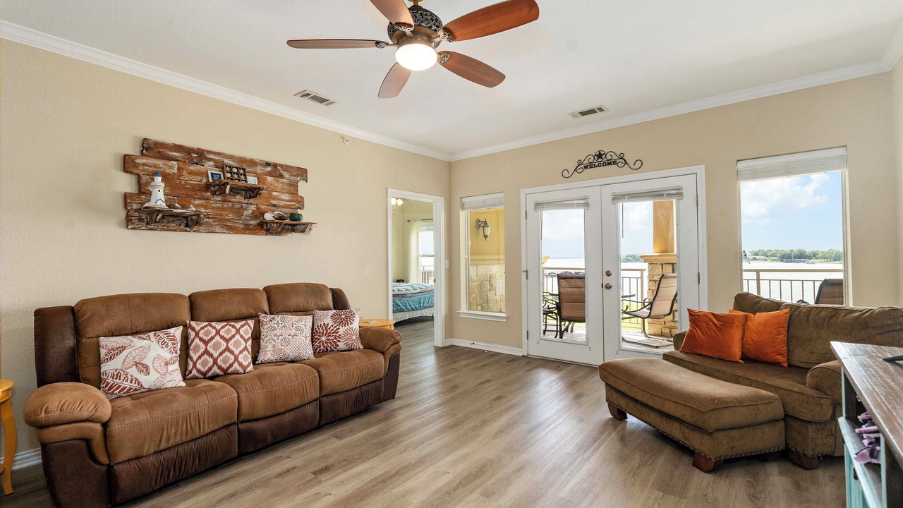 Photo of Livingroom in Eureka