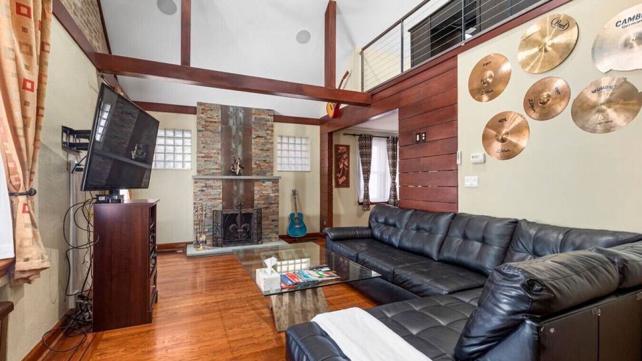 Photo of Livingroom in The Hill