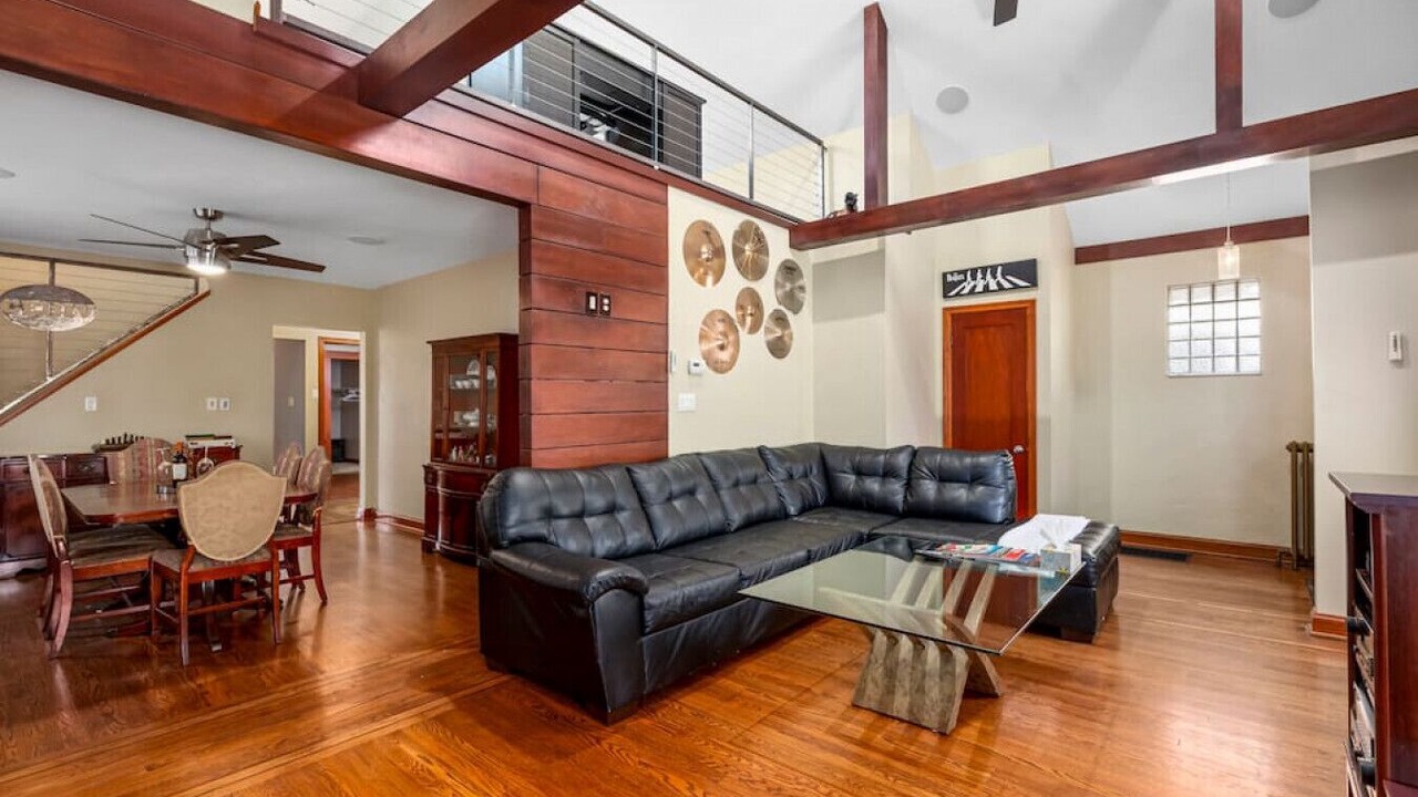 Photo of Livingroom in The Hill