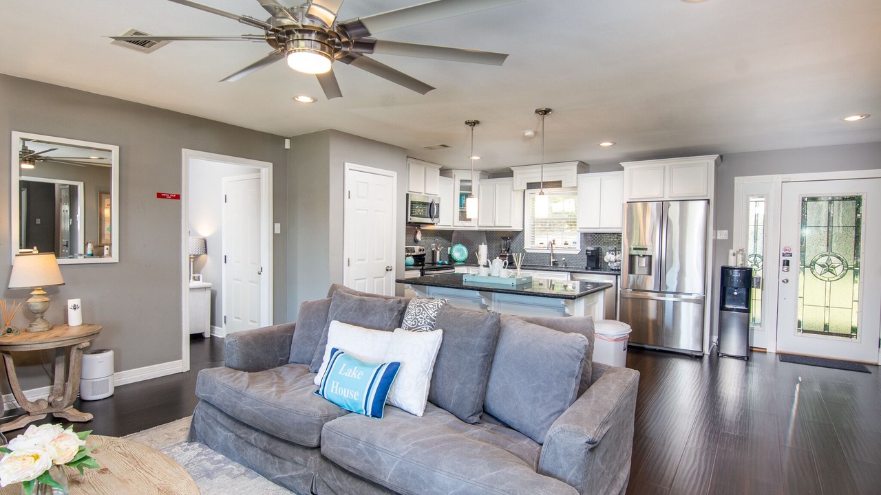 Photo of Livingroom in Pointblank