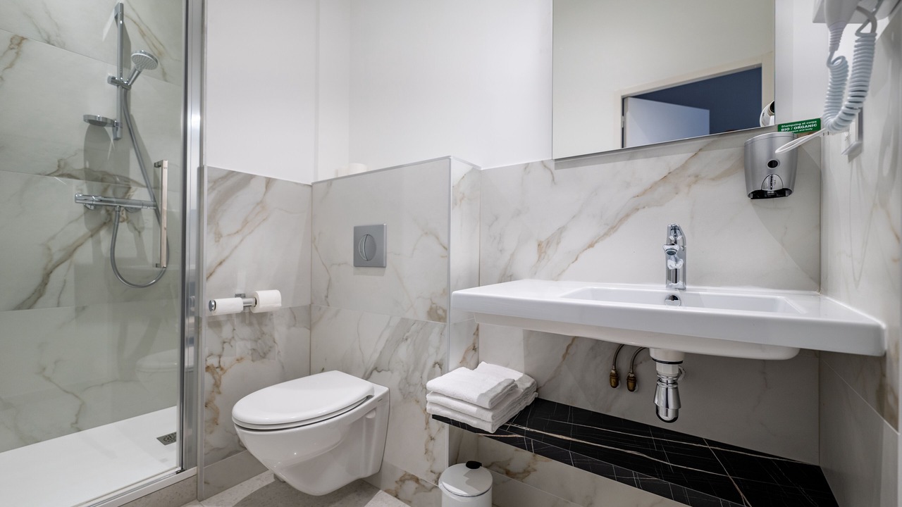 Photo of Bathroom in Cholet
