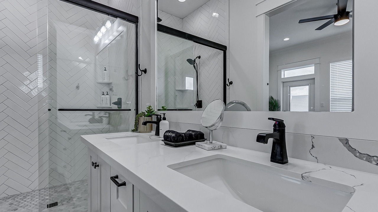 Photo of Bathroom in Crystal Beach