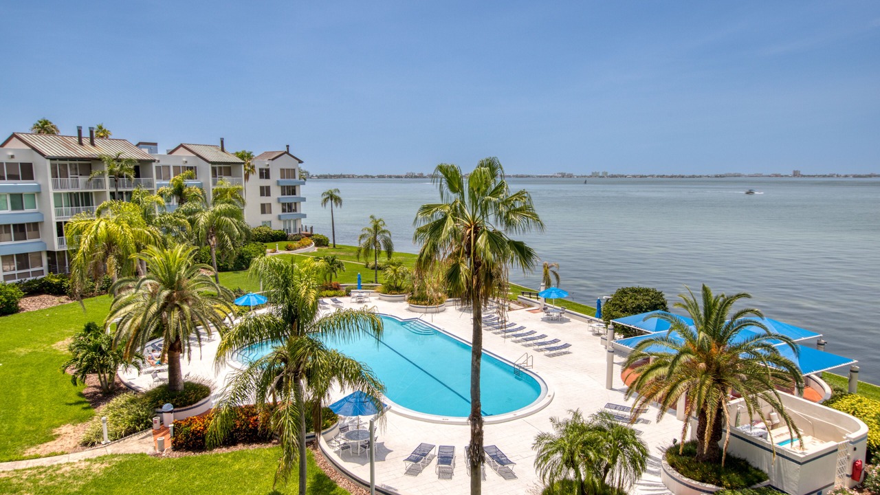 Photo of Outdoor in Bayway Isles