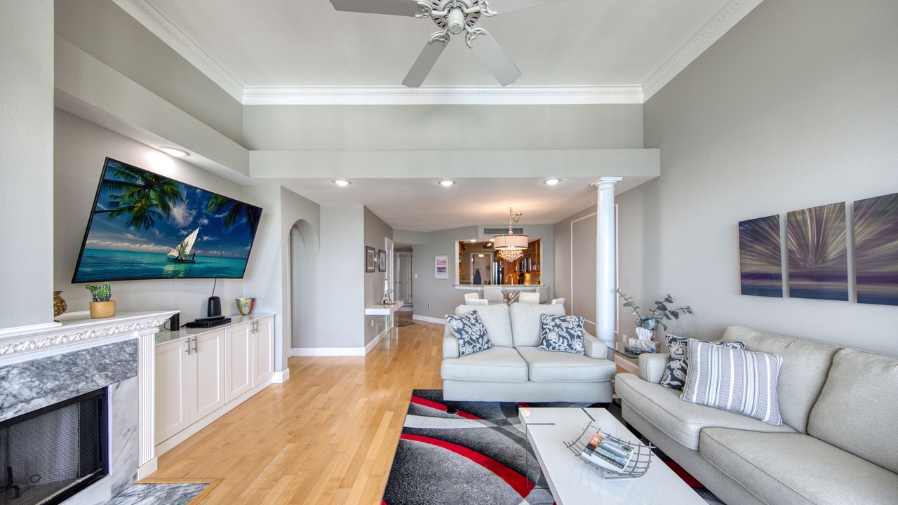 Photo of Livingroom in Bayway Isles