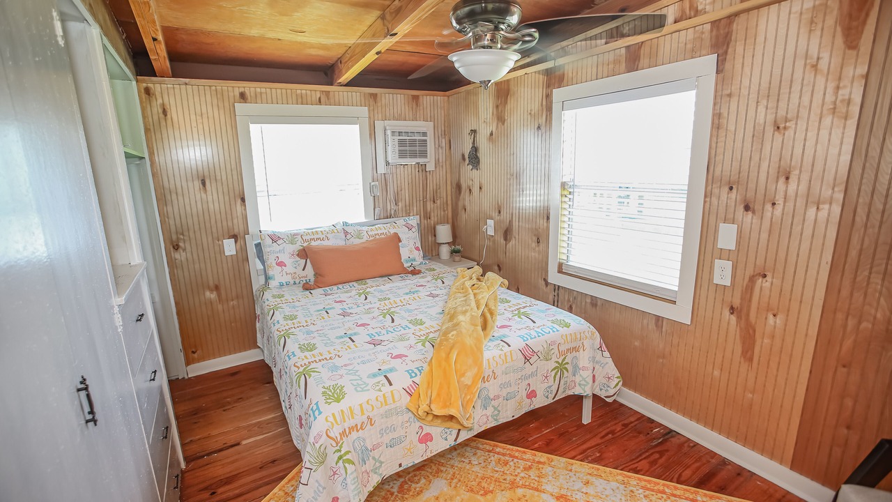 Photo of Bedroom in Surfside Beach