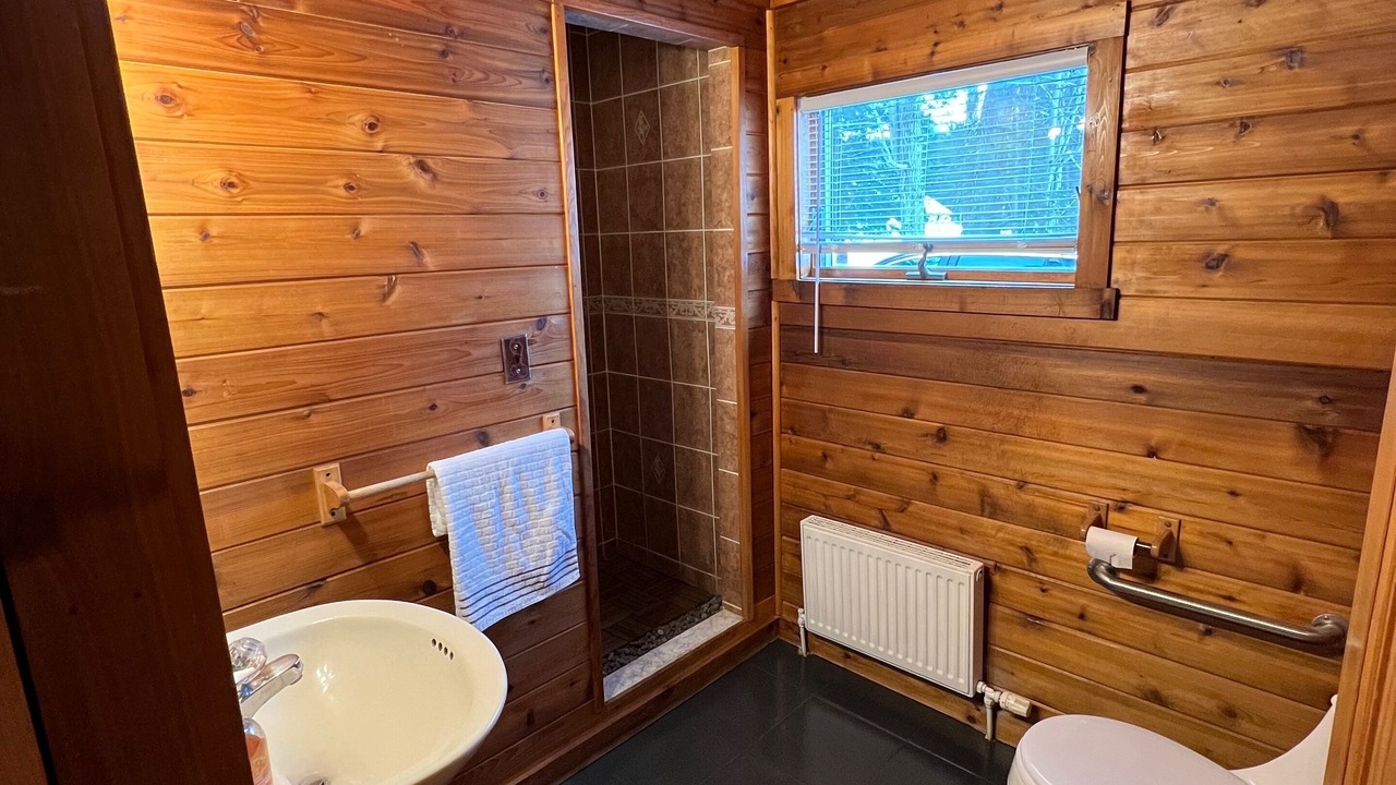 Photo of Bathroom in Town of Webb