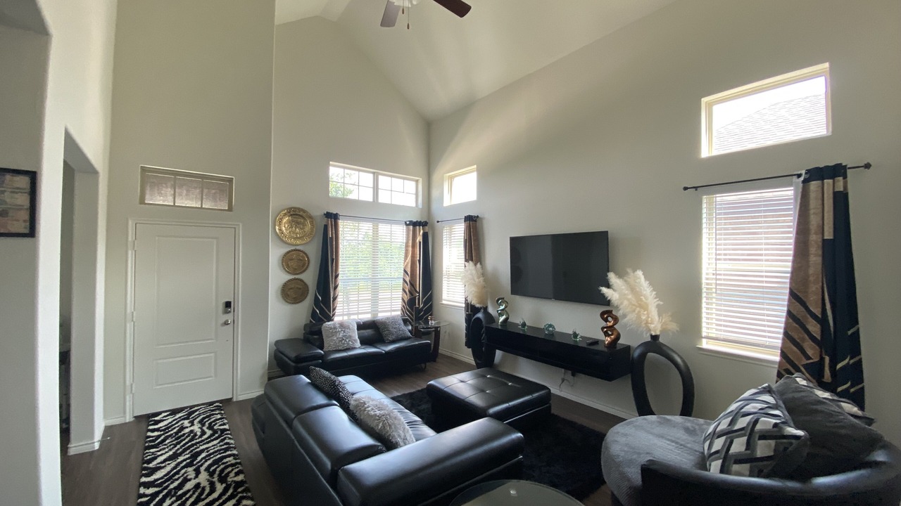 Photo of Livingroom in Little Elm