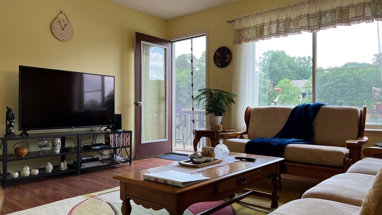 Photo of Livingroom in Mid America