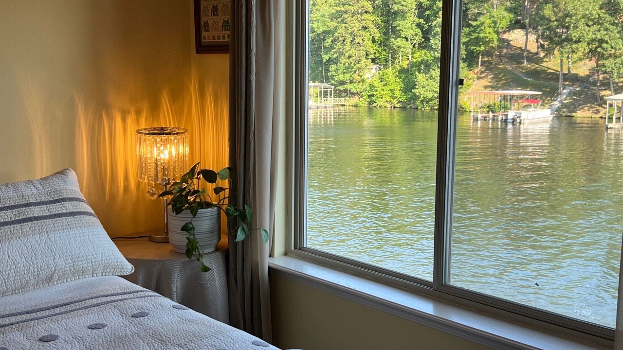 Photo of Bedroom in Mid America