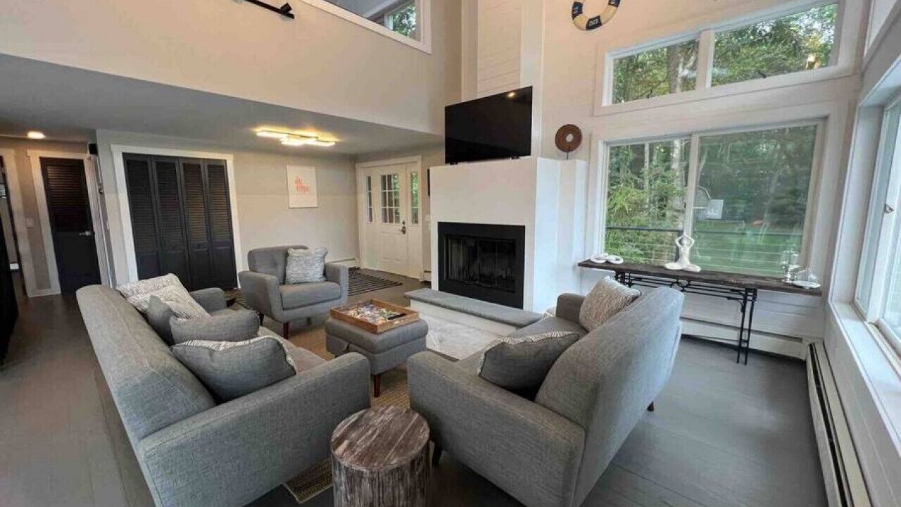 Photo of Livingroom in Mattituck