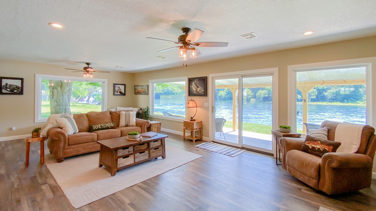 Photo of Livingroom in Flippin