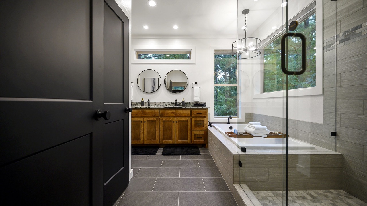 Photo of Bathroom in Broken Bow