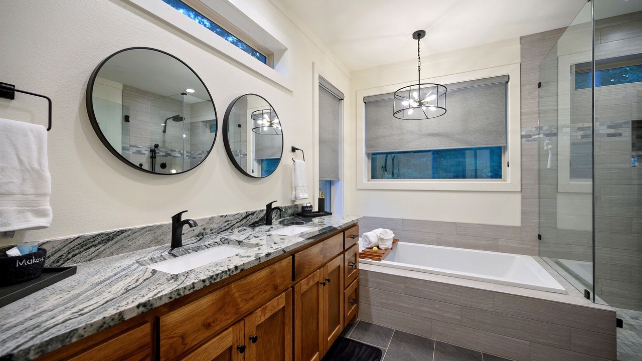Photo of Bathroom in Broken Bow