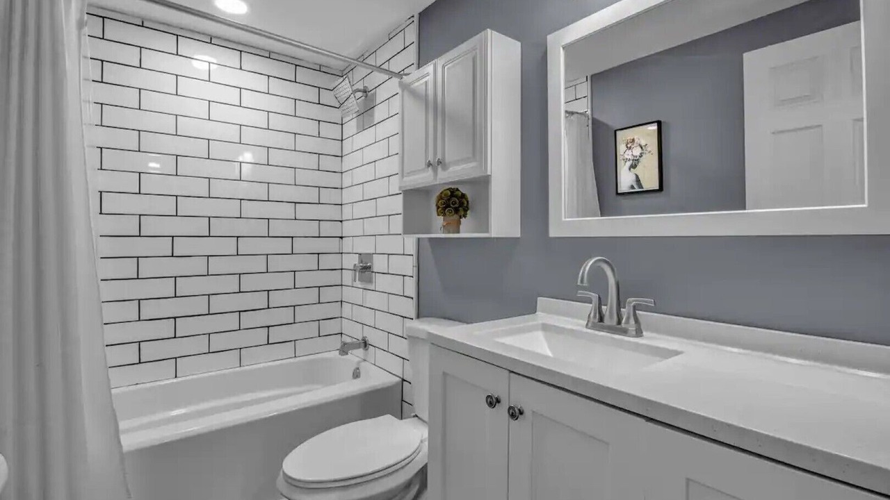Photo of Bathroom in North Tonawanda