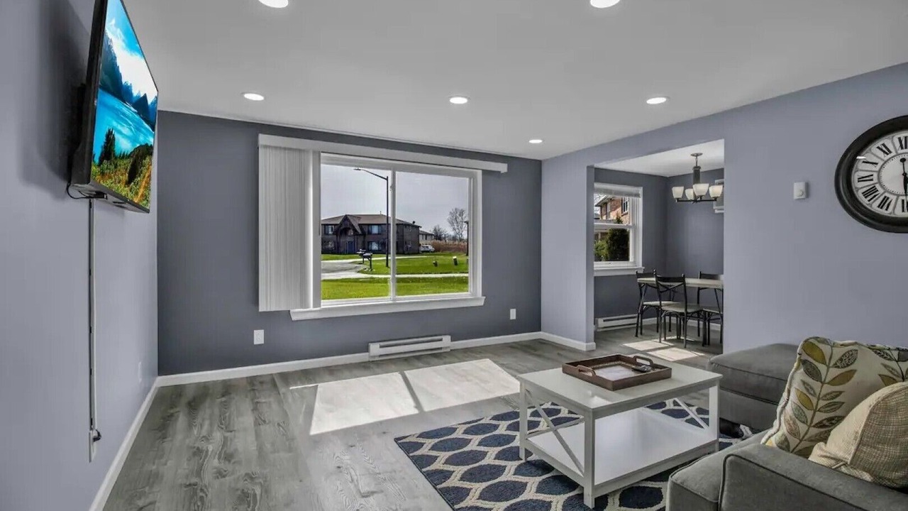 Photo of Livingroom in North Tonawanda