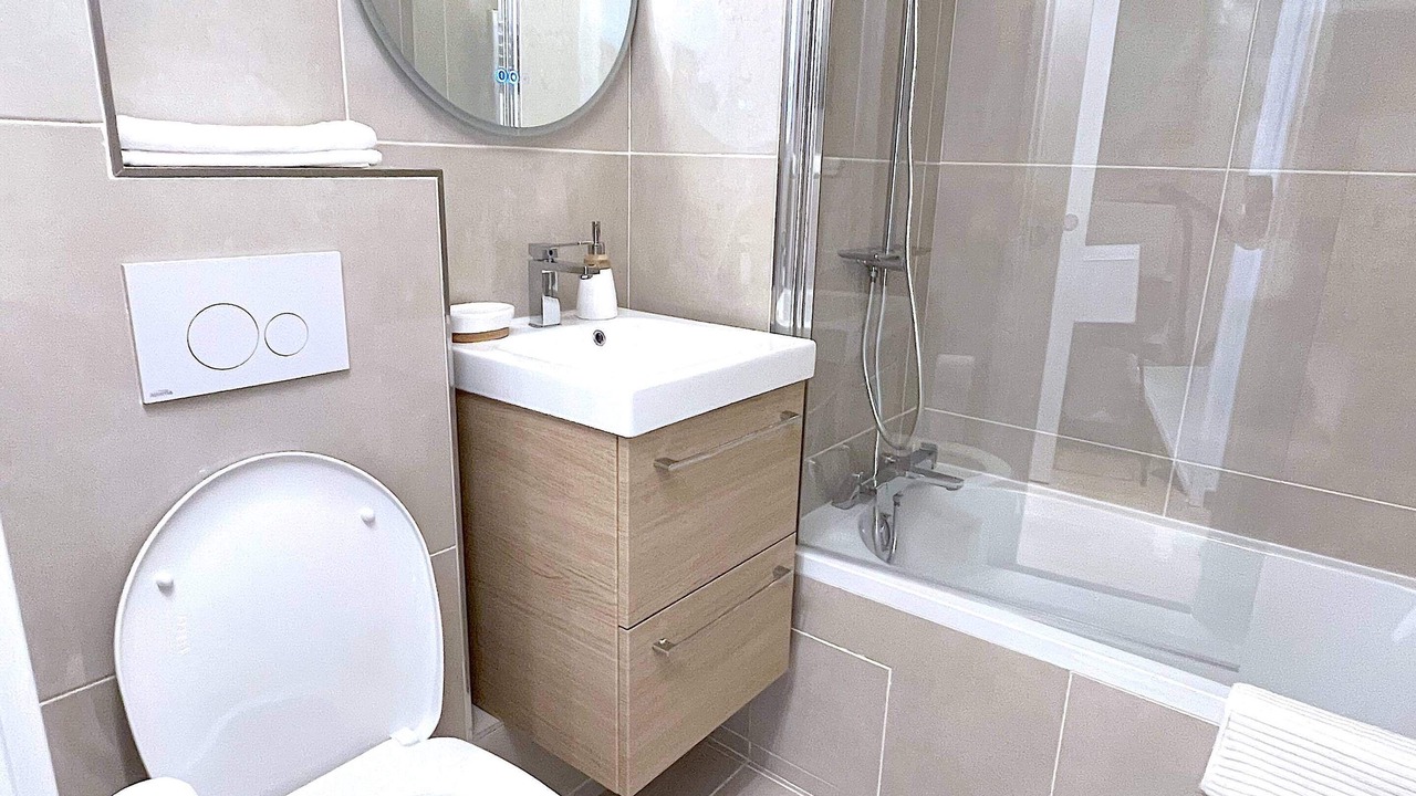 Photo of Bathroom in Republique–Point-du-Jour