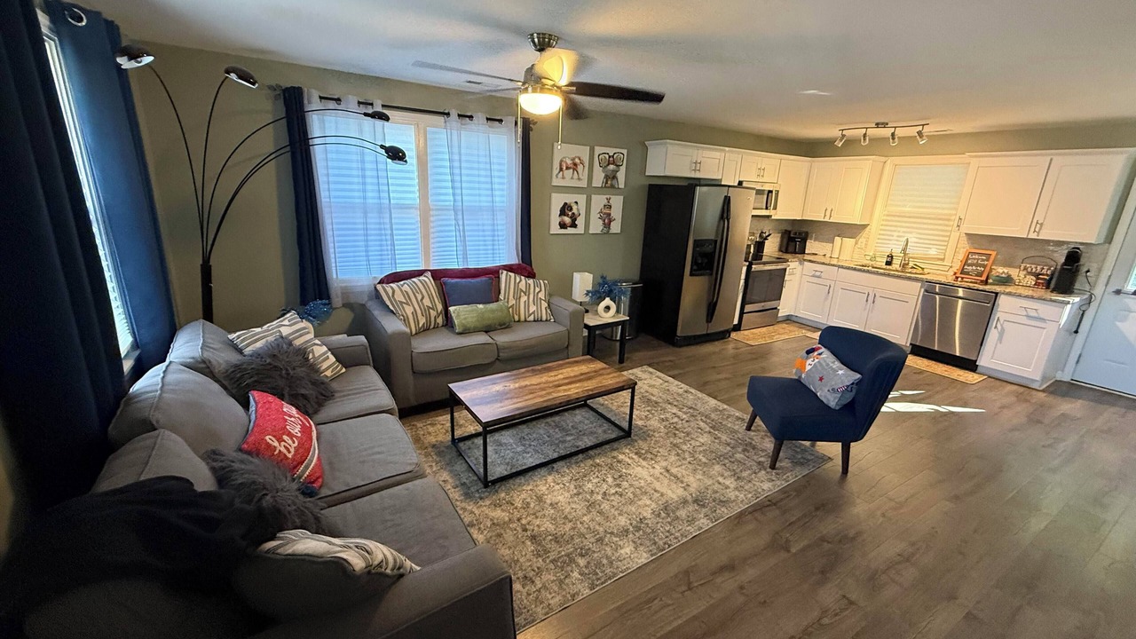 Photo of Livingroom in Southeast Raleigh